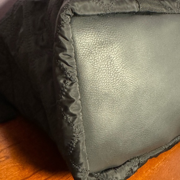 Madden Girl Quilted Weekend Tote / Travel Bag — Like New - Picture 14 of 15